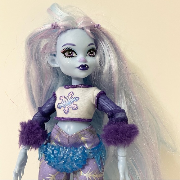 Monster High G3 Abbey Bominable Articulated Yeti Fashion Doll - Picture 2 of 16